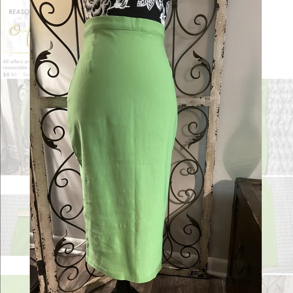 **SOLD** 💠PinupGirl Skirt Dixiefried by Pinup Couture - Picture 2 of 10